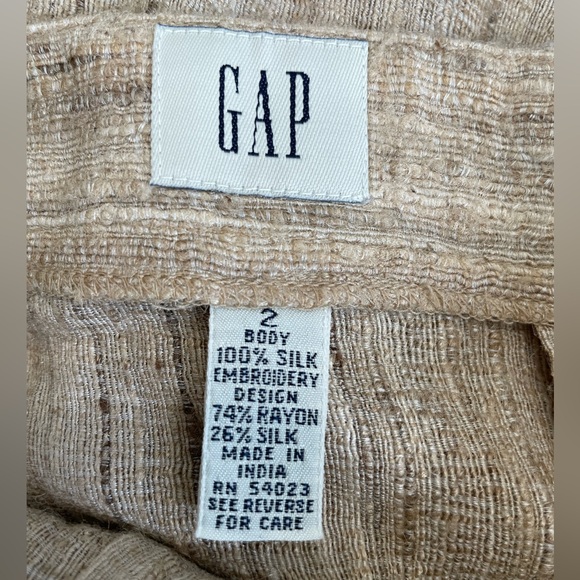 Elegant Gap Beige and Black Embroidered Wrap Skirt - Picture 3 of 3